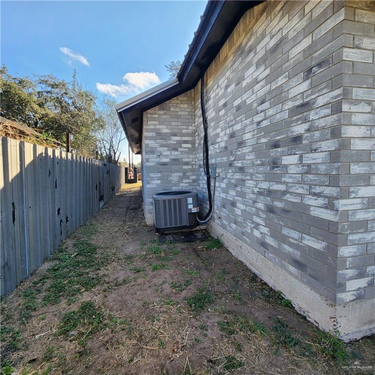 Photo 34 of 421 Casiano Street