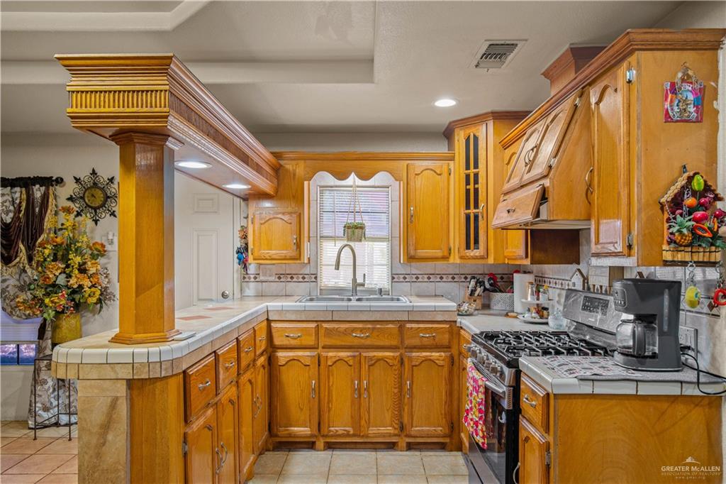 Photo 4 of 3300 Pradera Street