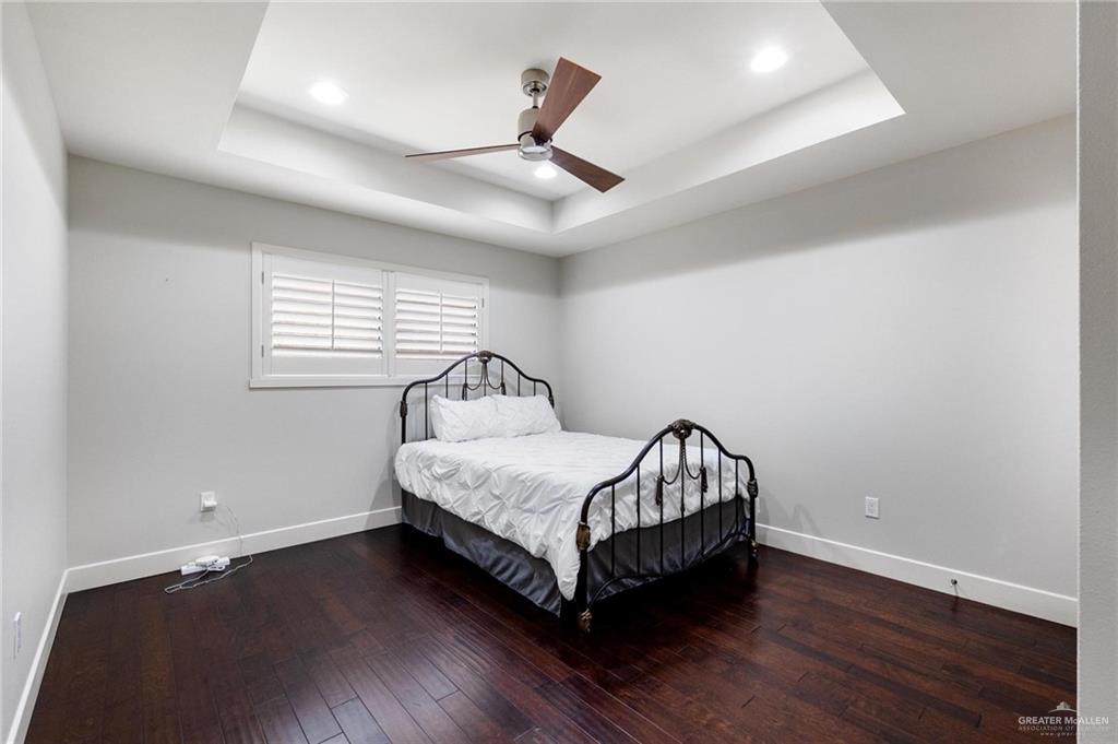 Photo 13 of 704 Xanthisma Avenue