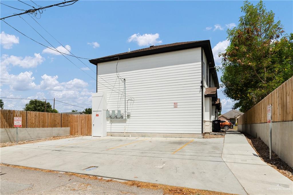 Photo 11 of 208 Kansas Avenue #3
