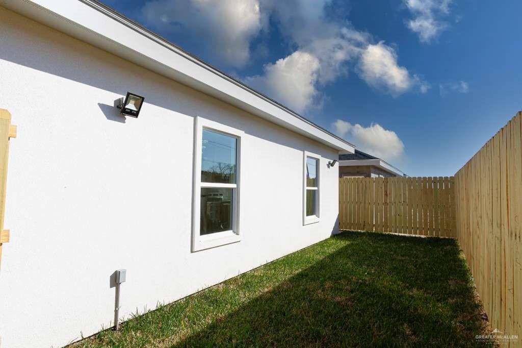 Photo 2 of 403 Emerald Avenue