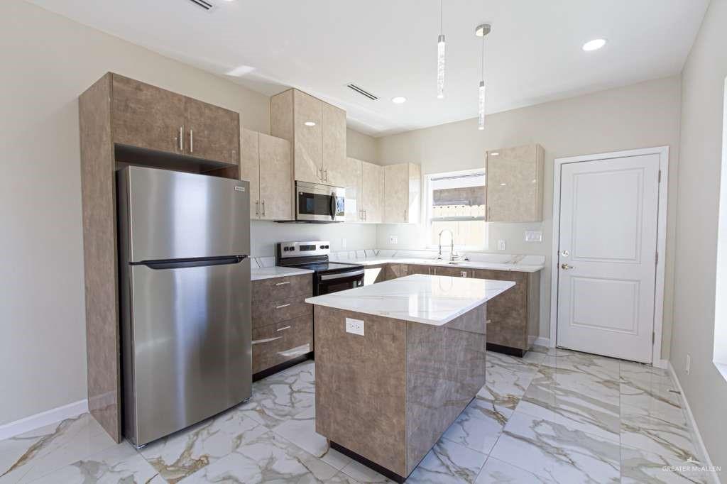 Photo 7 of 403 Emerald Avenue