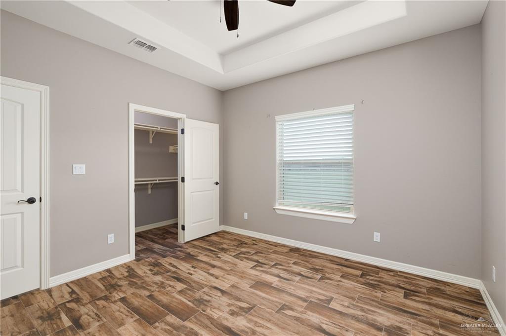 Photo 17 of 804 Splendor Boulevard