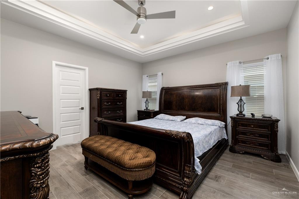 Photo 9 of 5816 Pelican Avenue