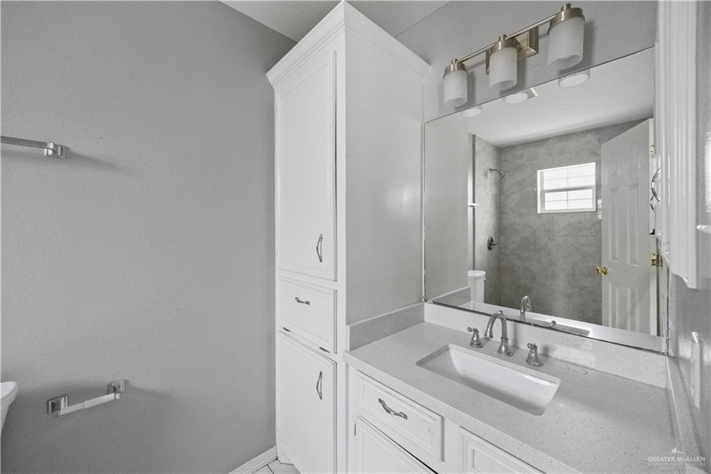 Photo 12 of 2205 Erica Street