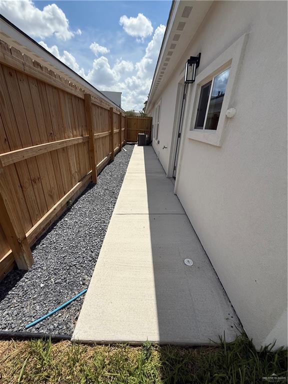 Photo 10 of 2113 Elsham Avenue #4