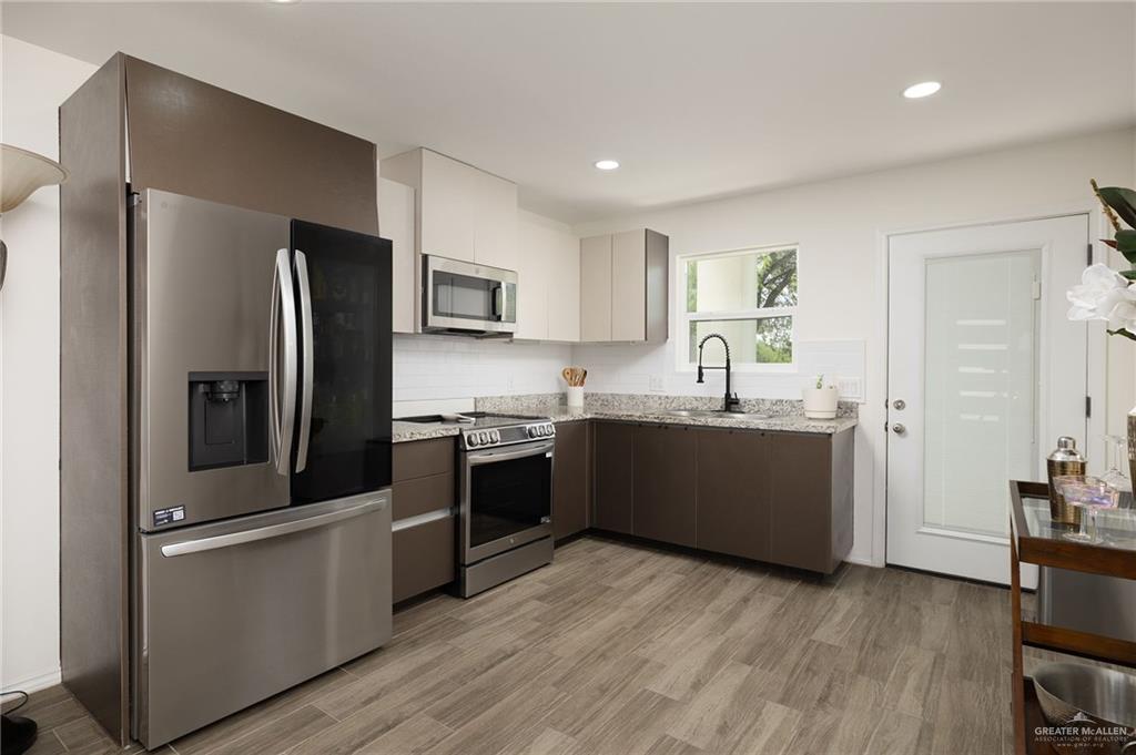 Photo 8 of 1621 B Street