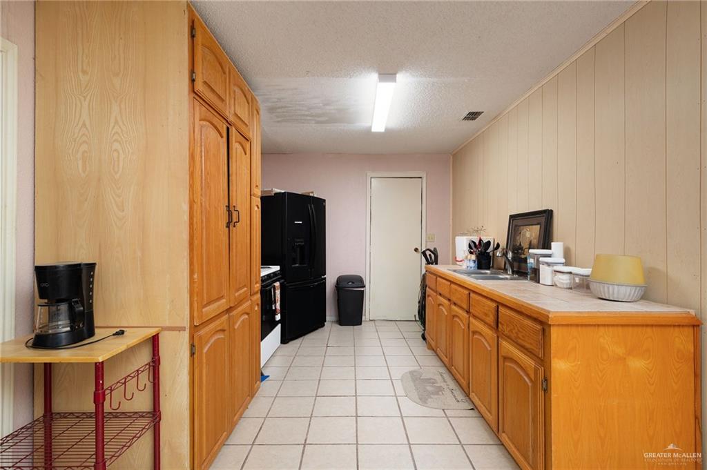 Photo 10 of 3706 Maria Street