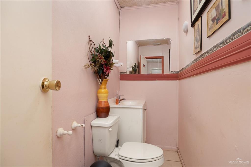 Photo 13 of 3706 Maria Street