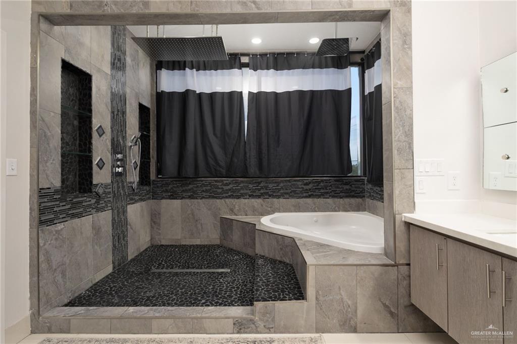 Photo 10 of 801 Azucar Avenue