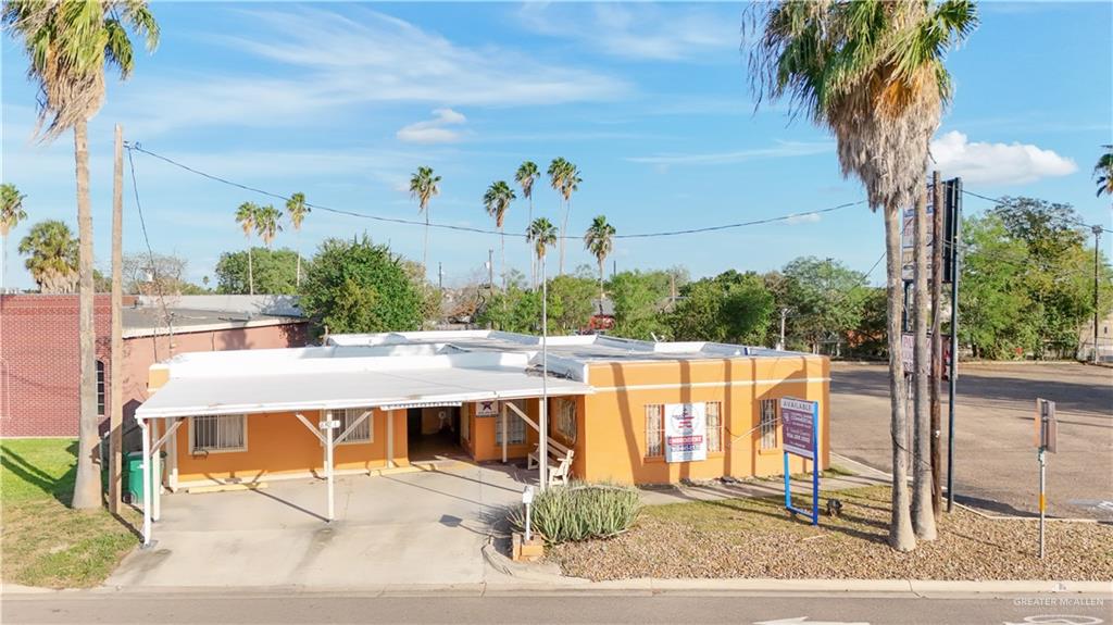 Photo 2 of 921 Cage Boulevard