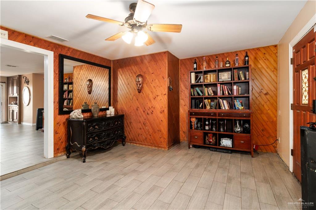 Photo 8 of 520 Upas Avenue