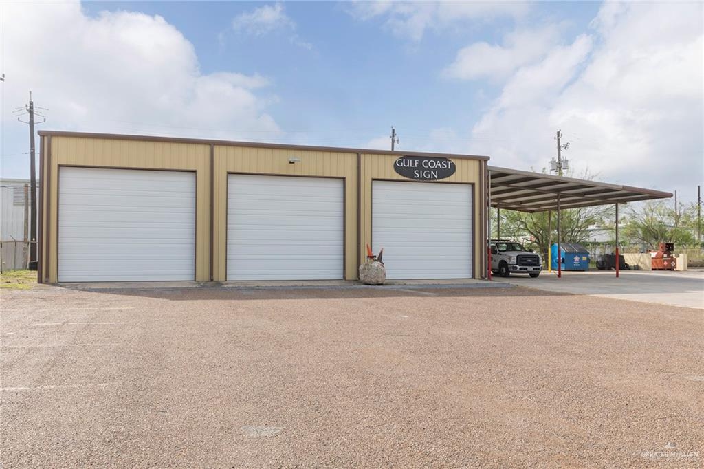 Photo 15 of 951 Falcon Boulevard