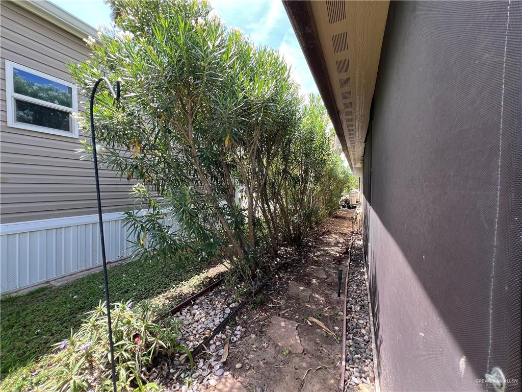Photo 25 of 2082 Carmona East Street