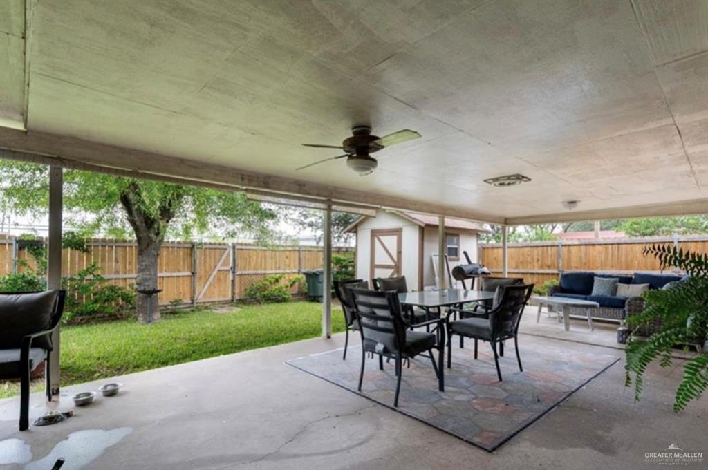 Photo 18 of 920 Greenlawn Street
