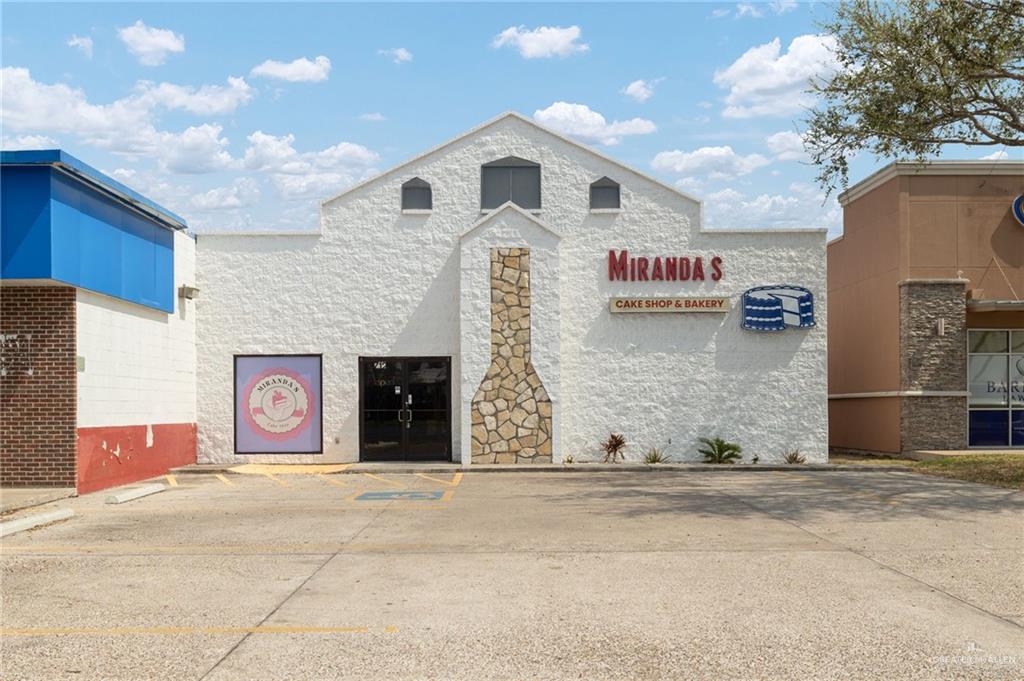 Photo 1 of 712 Bicentennial Boulevard, McAllen