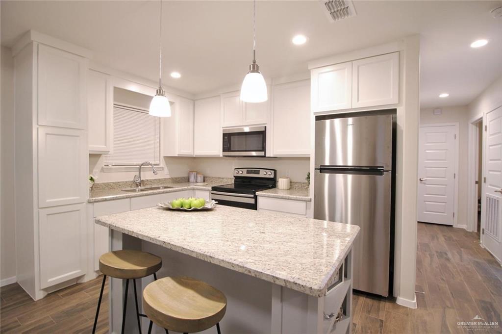 Photo 3 of 2109 Canyon Road #1