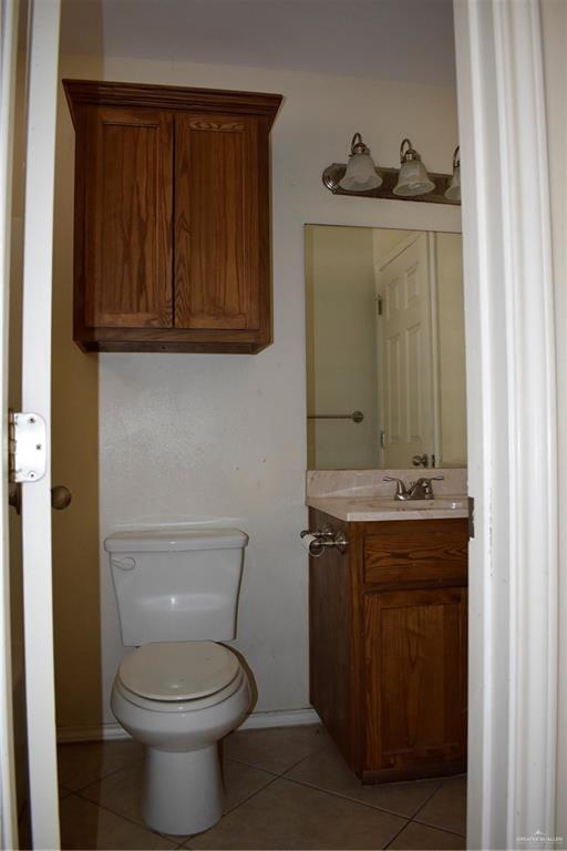 Photo 16 of 221 Albatross Avenue