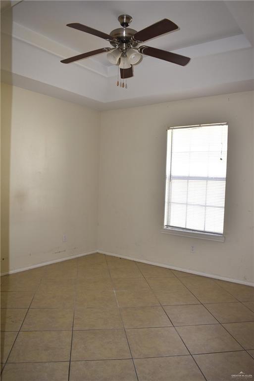 Photo 17 of 221 Albatross Avenue