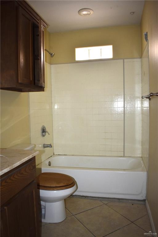Photo 27 of 221 Albatross Avenue