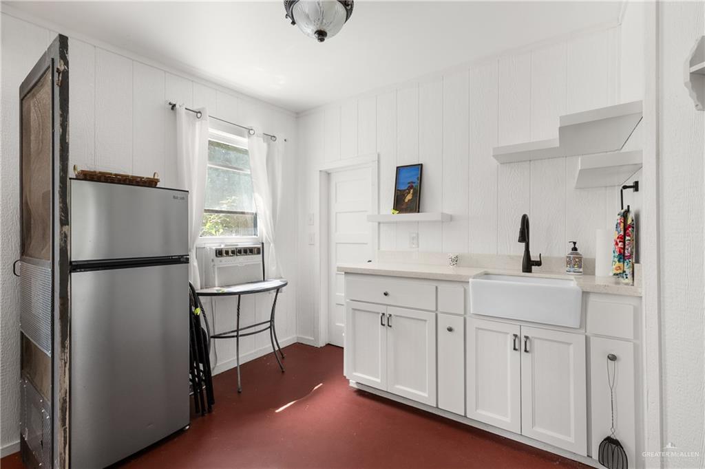 Photo 31 of 906 6th Street