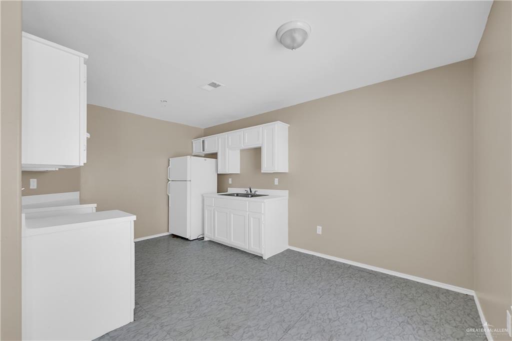 Photo 3 of 303 Gastel Circle