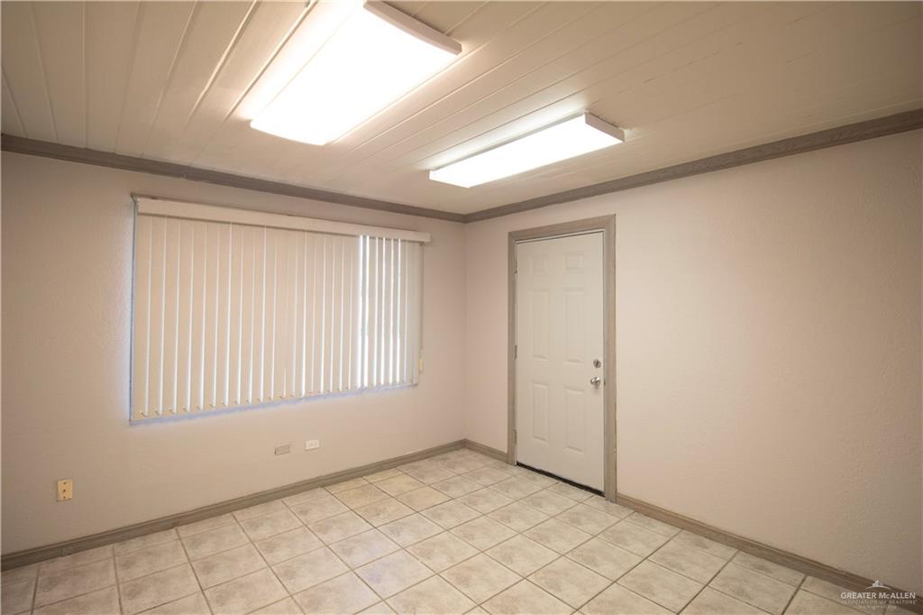 Photo 3 of 600 Beaumont Avenue