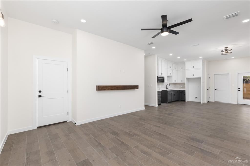 Photo 2 of 719 25th Street
