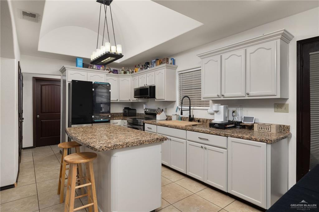 Photo 6 of 1416 Tamarack Avenue
