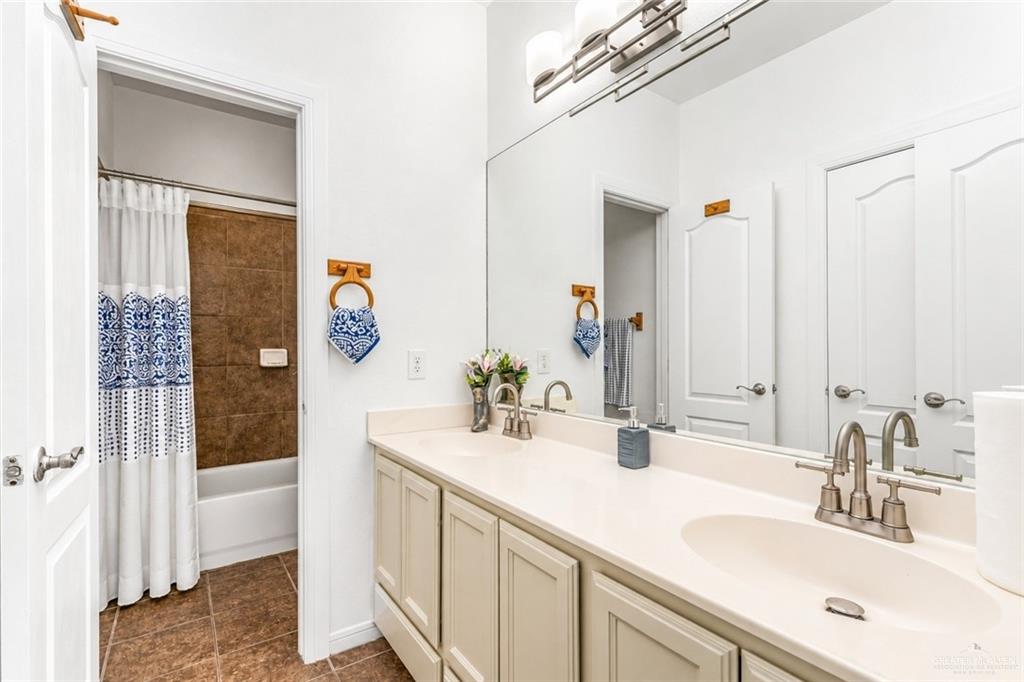Photo 5 of 10520 25th Street