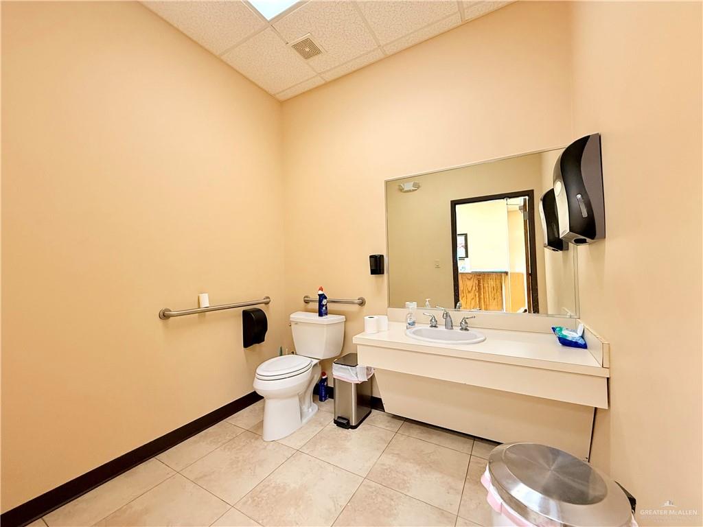 Photo 9 of 1112 Griffin Parkway #D