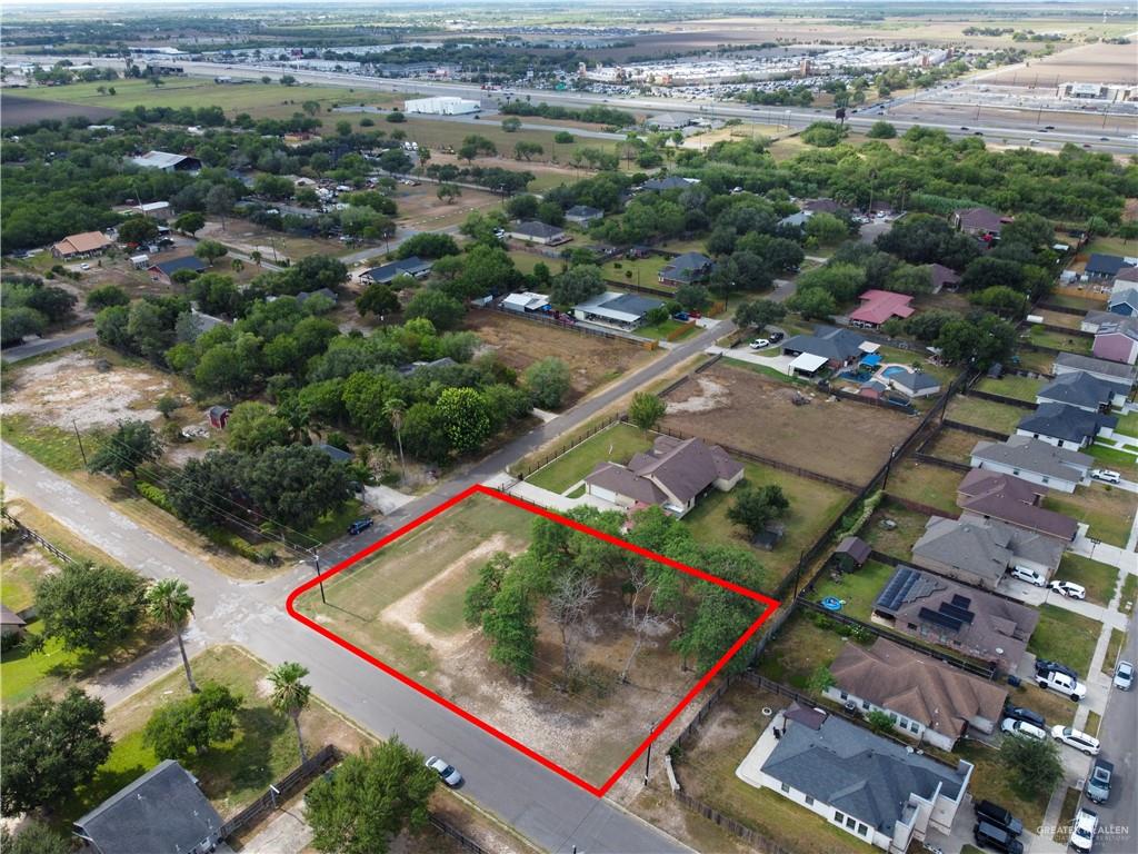 Photo 3 of 401 Mockingbird Lane