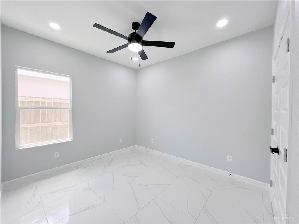 Photo 15 of 823 Woodson Avenue #4