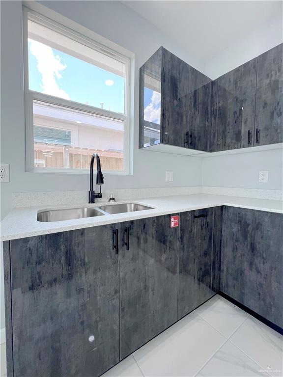 Photo 8 of 823 Woodson Avenue #4