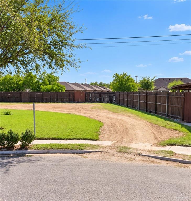 Photo 2 of 1518 Crisantema Avenue