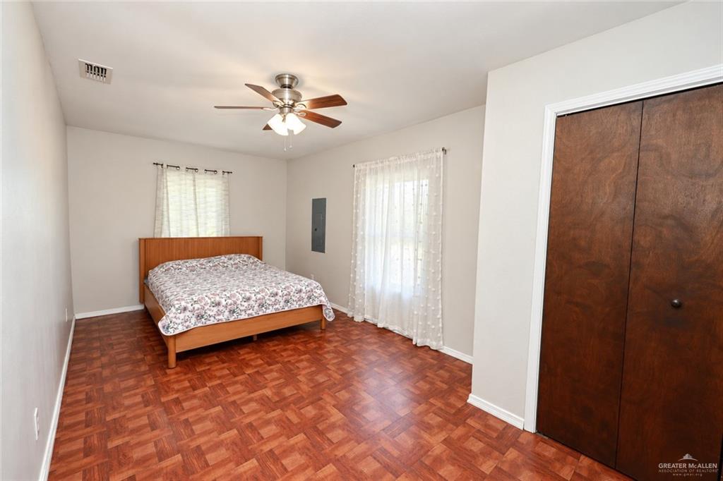 Photo 5 of 904 Darlene Avenue