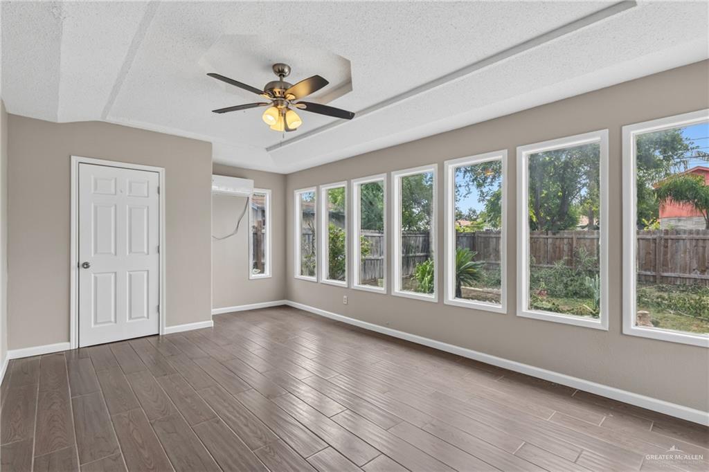 Photo 9 of 2105 Camellia Avenue