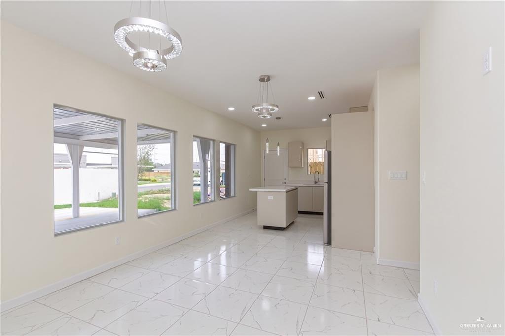Photo 3 of 2605 Hilltop Avenue
