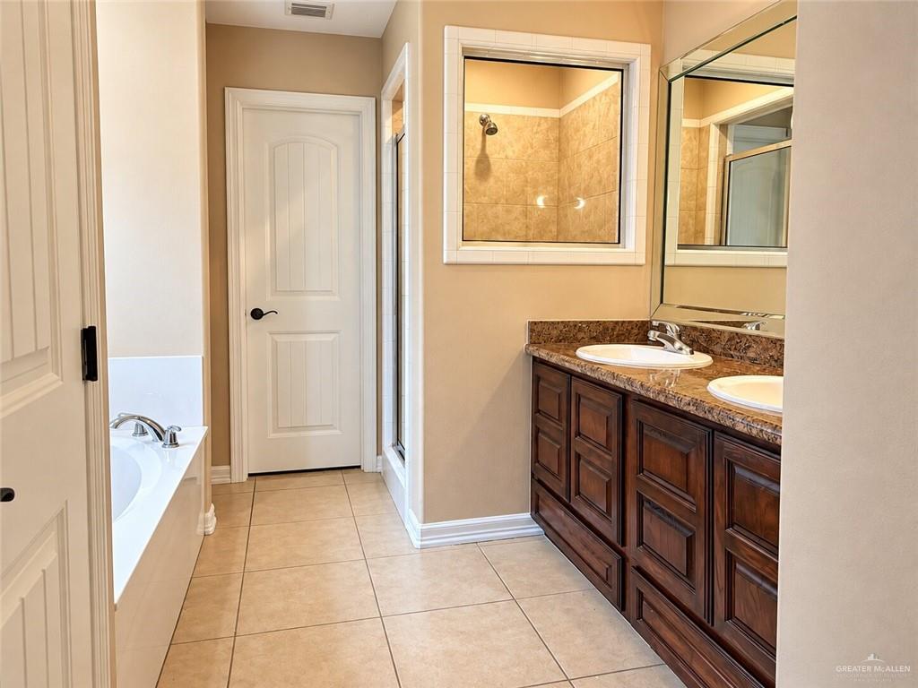 Photo 12 of 1712 Damasco Avenue