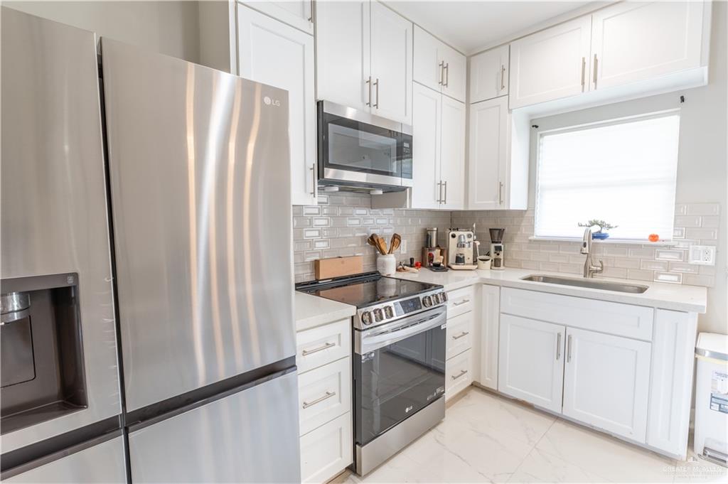 Photo 4 of 2306 Corales Street