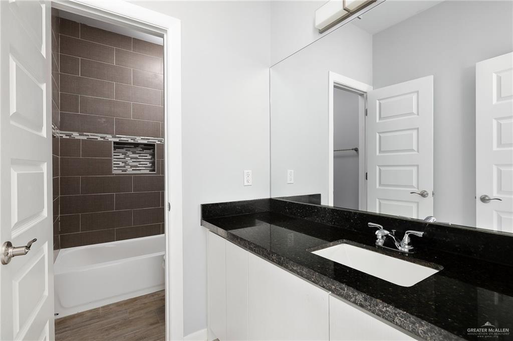 Photo 6 of 3711 Valeria Street #1