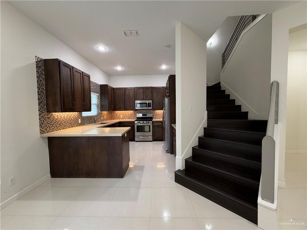 Photo 9 of 221 Ulex Avenue