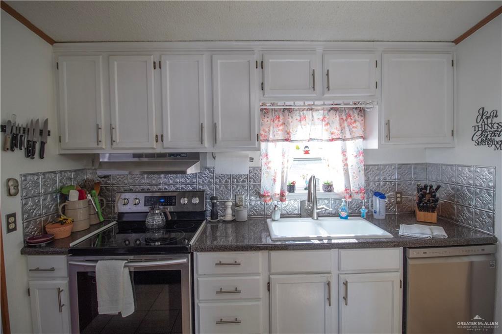 Photo 5 of 3126 San Jacinto Drive