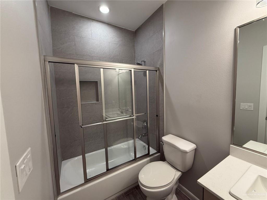 Photo 15 of 800 Dove Avenue #4