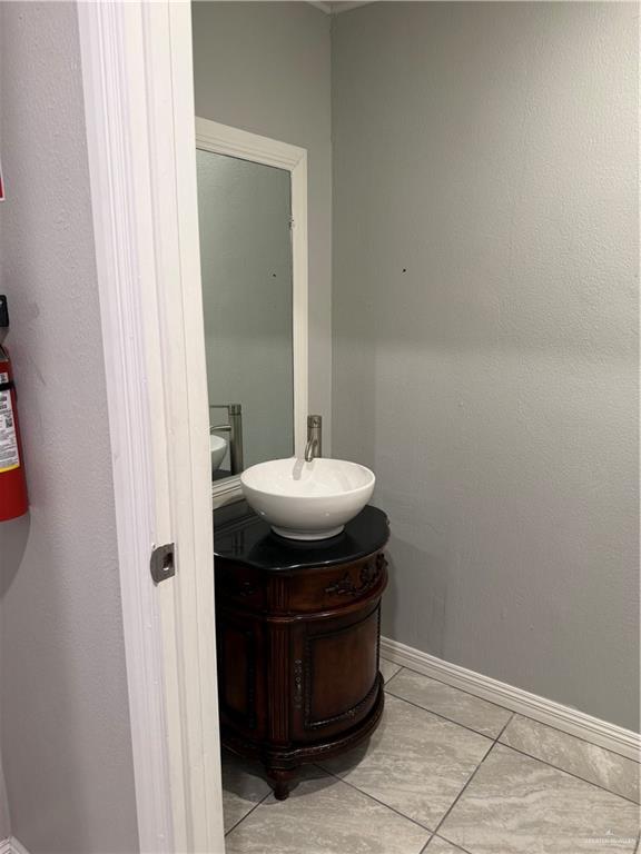 Photo 13 of 1018 Closner Boulevard