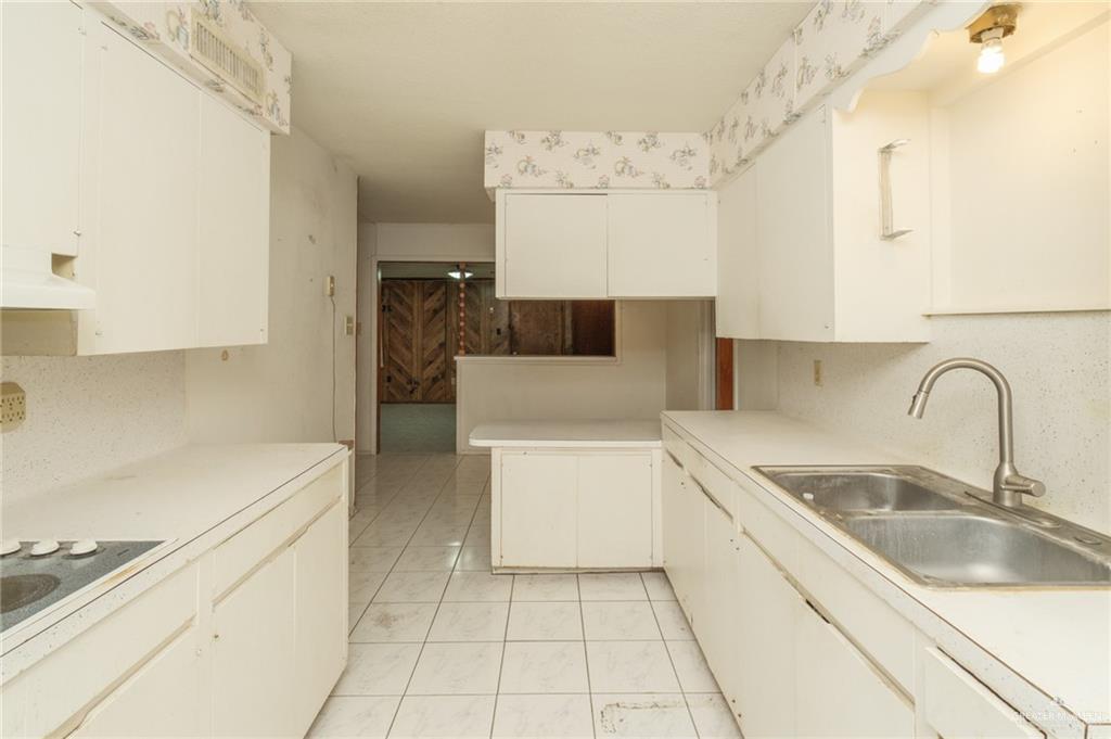 Photo 11 of 719 Walnut Avenue