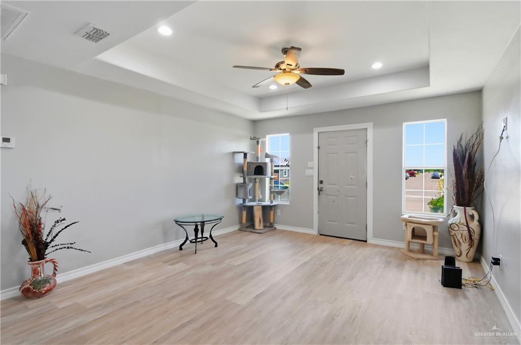 Photo 4 of 232 Spanish Oak Drive