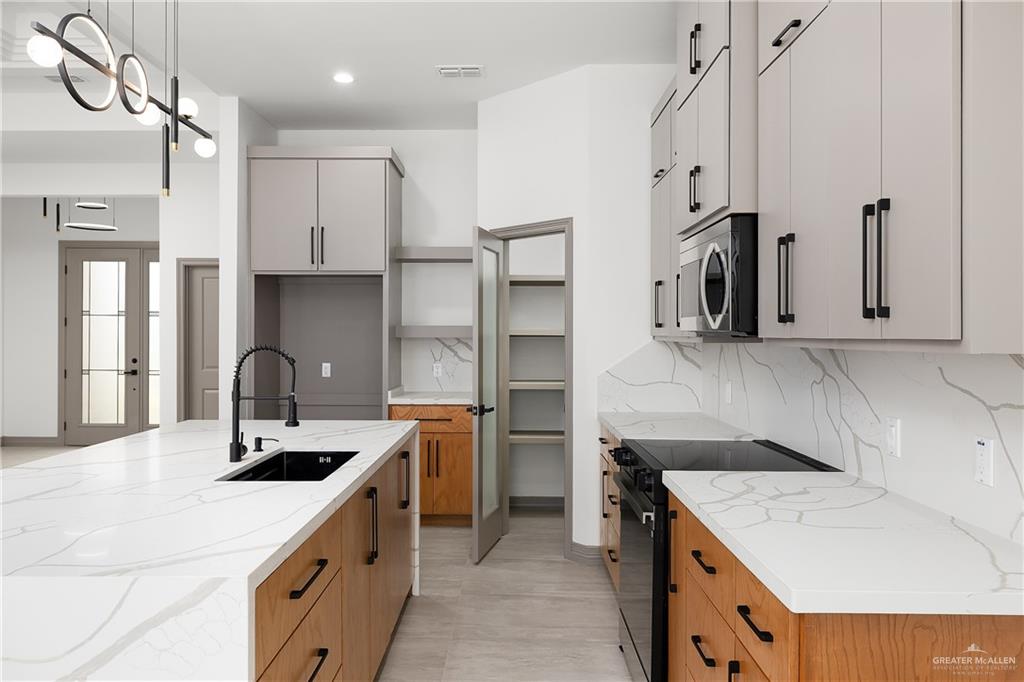 Photo 8 of 3916 Zenker Avenue