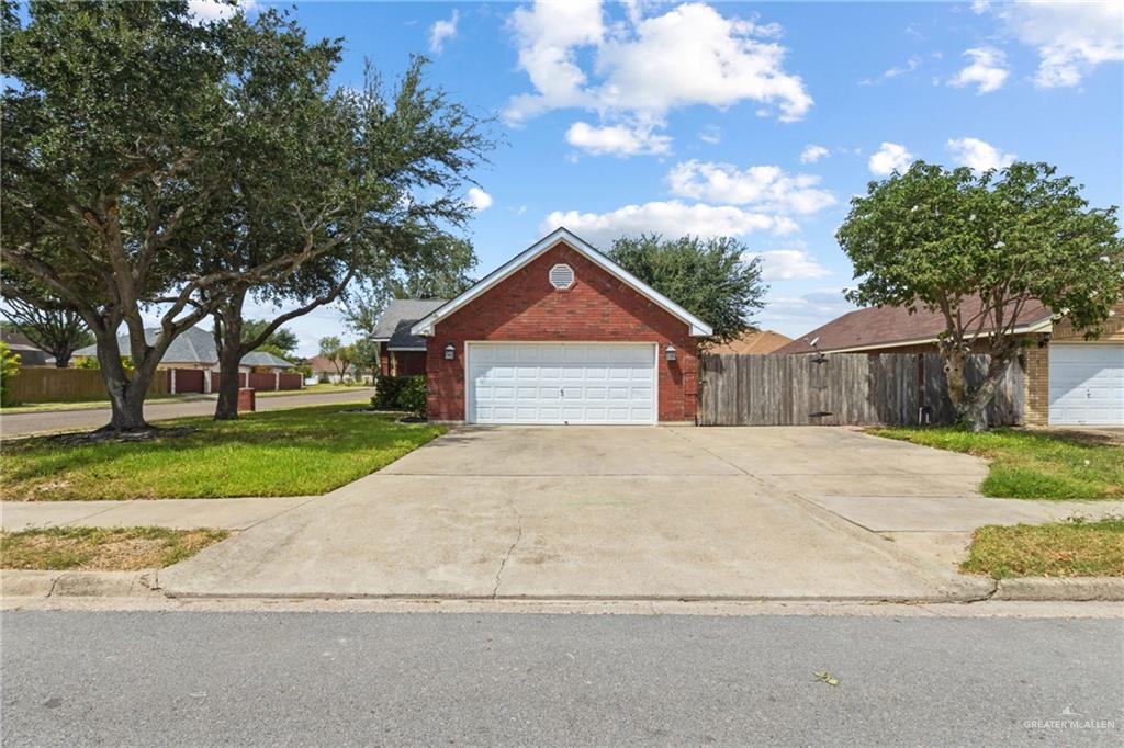 Photo 3 of 4700 Kendlewood Avenue