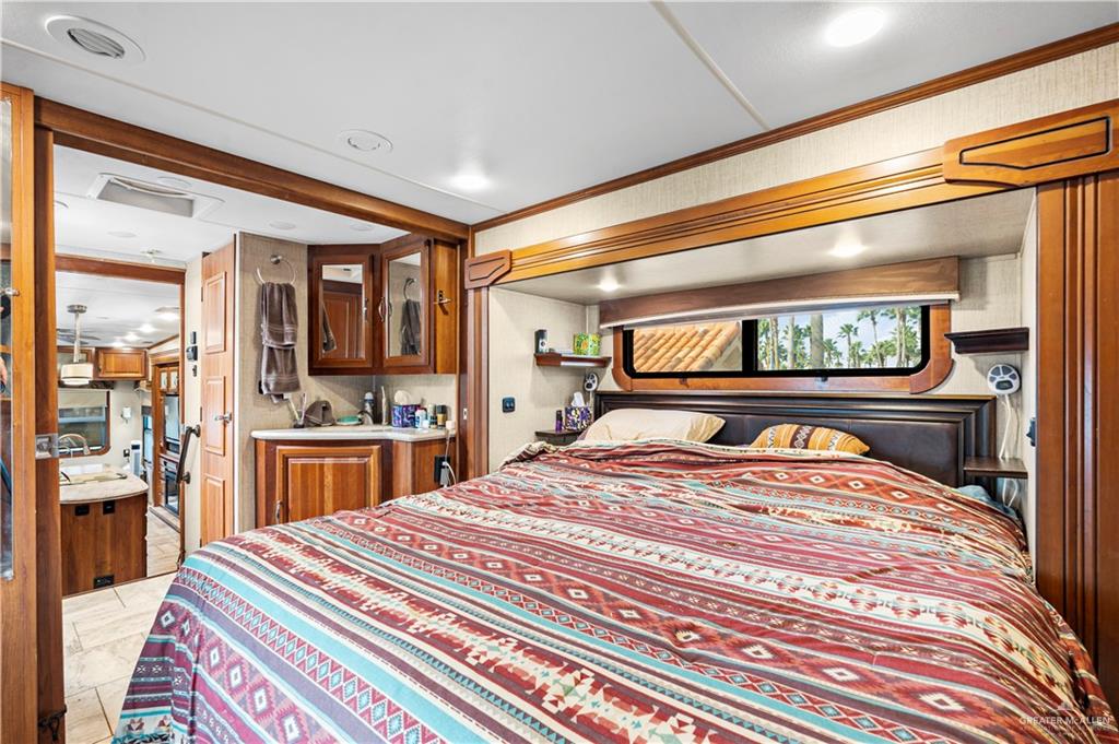 Photo 11 of 2070 Cordoba East